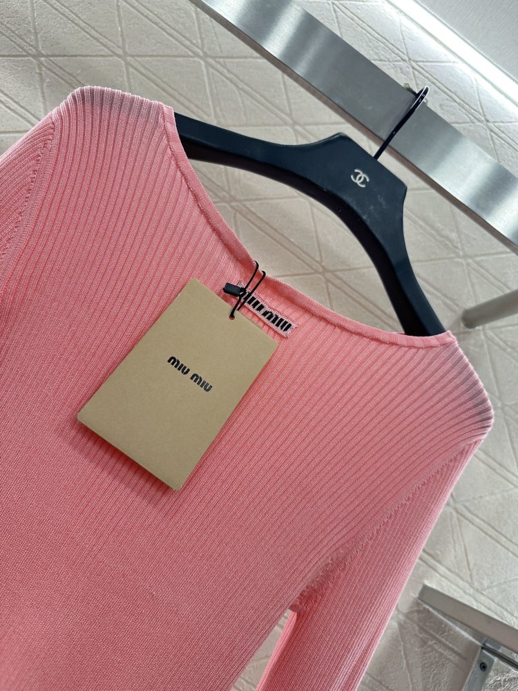 Облегающий трикотажный свитер в полоску с длинными рукавами фото 3