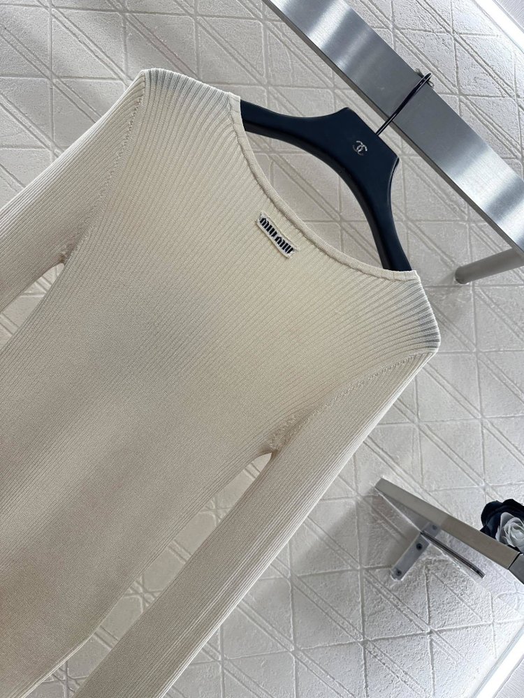 Облегающий трикотажный свитер в полоску с длинными рукавами фото 4