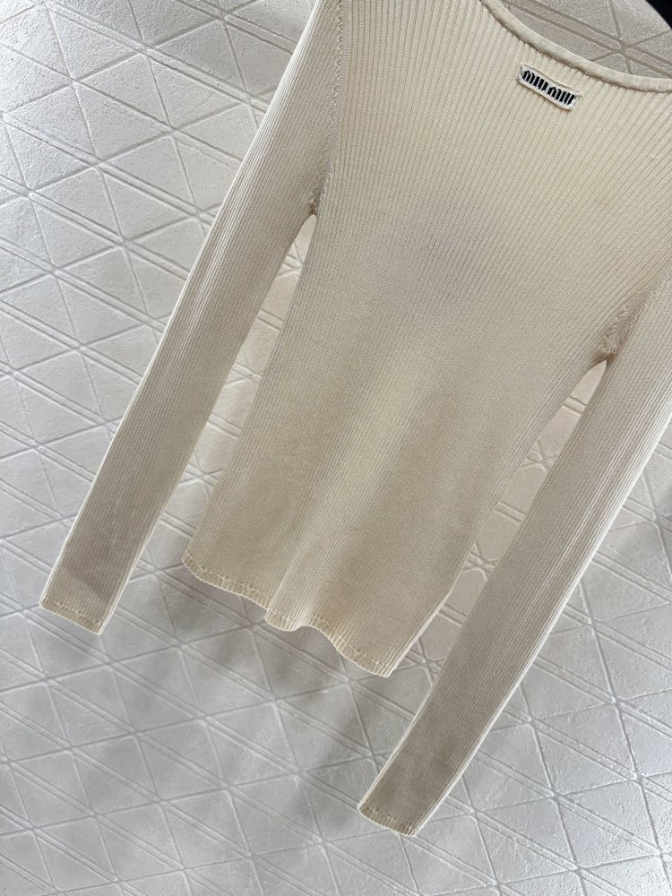 Облегающий трикотажный свитер в полоску с длинными рукавами фото 5