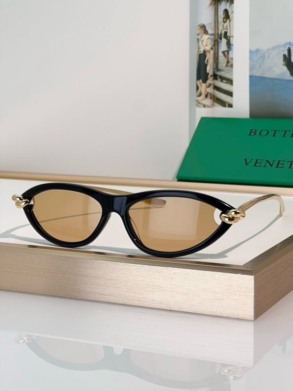 Очки солнцезащитные BV1390S