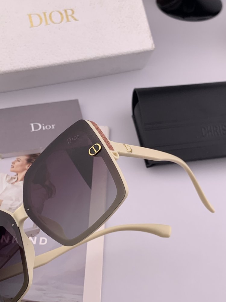 Очки солнцезащитные CD4971 фото 3