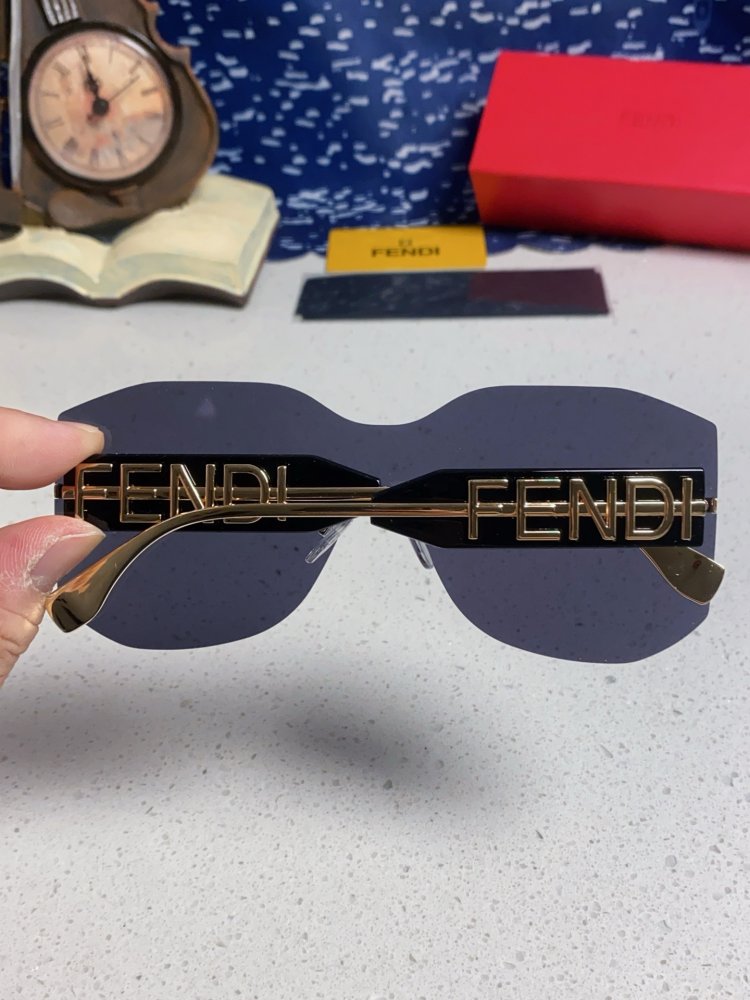 Очки солнцезащитные FE4006U фото 5