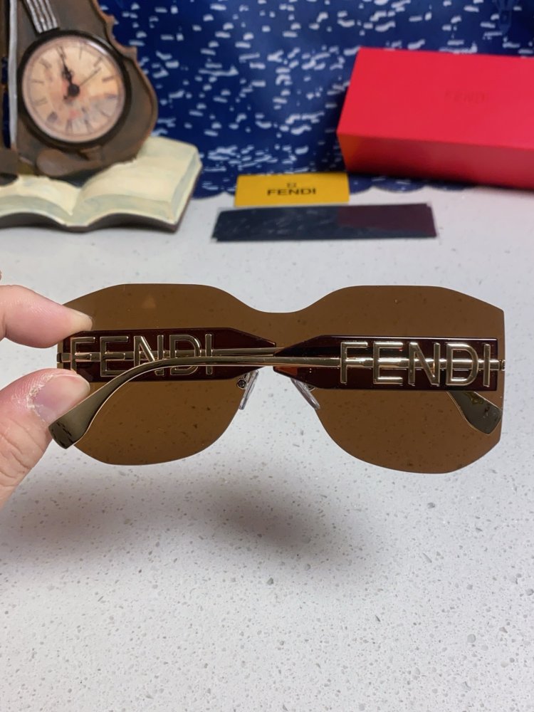 Очки солнцезащитные FE4006U фото 5