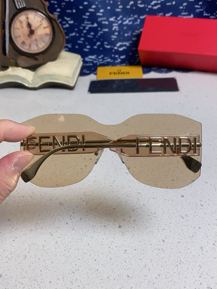 Очки солнцезащитные FE4006U фото 5