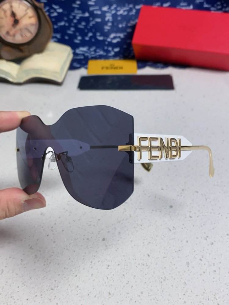 Очки солнцезащитные FE4006U фото 6