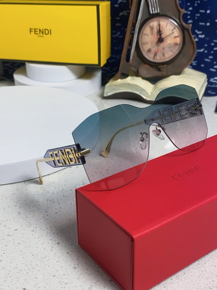 Очки солнцезащитные FE4006U фото 8