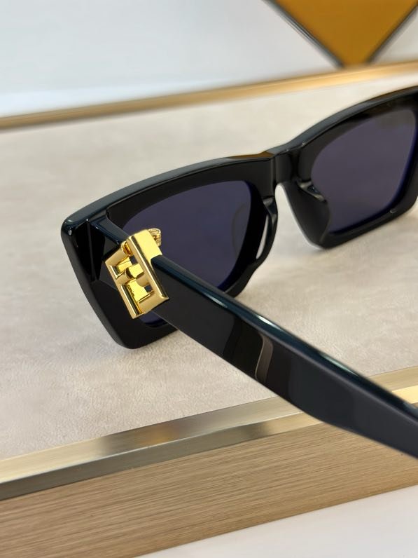 Окуляри сонцезахисні FF40219 фото 4