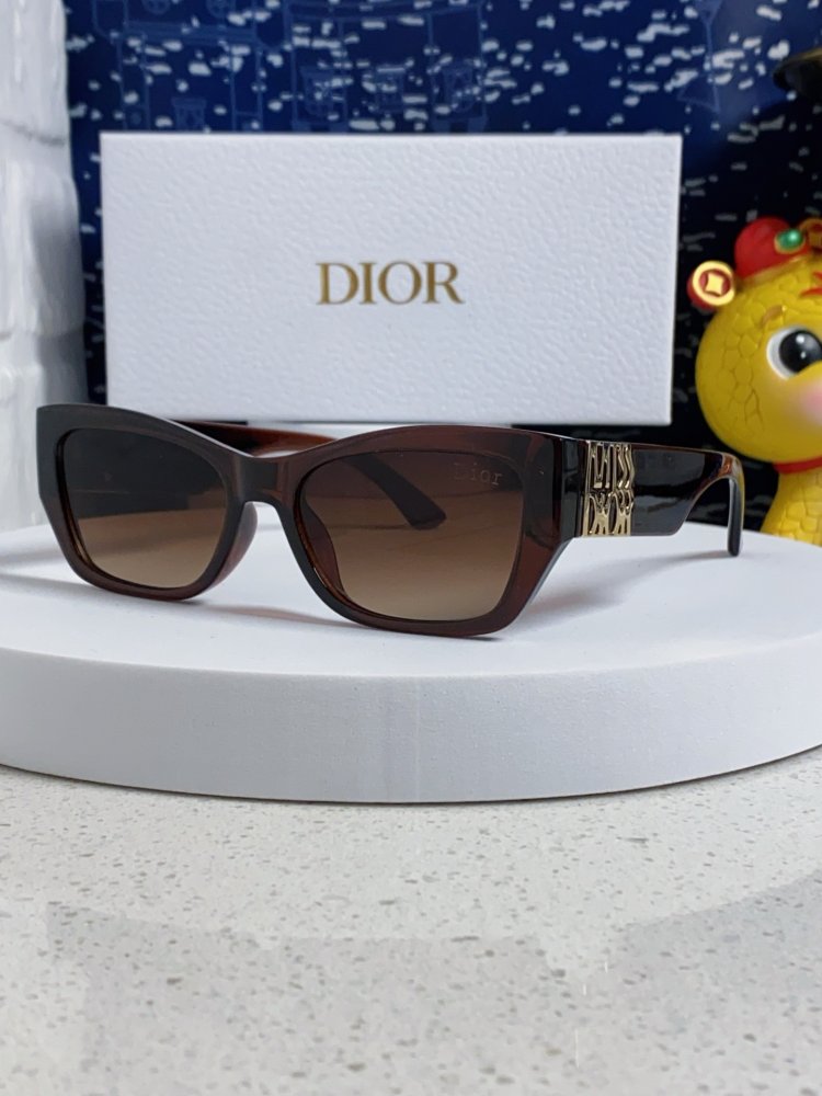 Очки солнцезащитные MISSDIOR S1F
