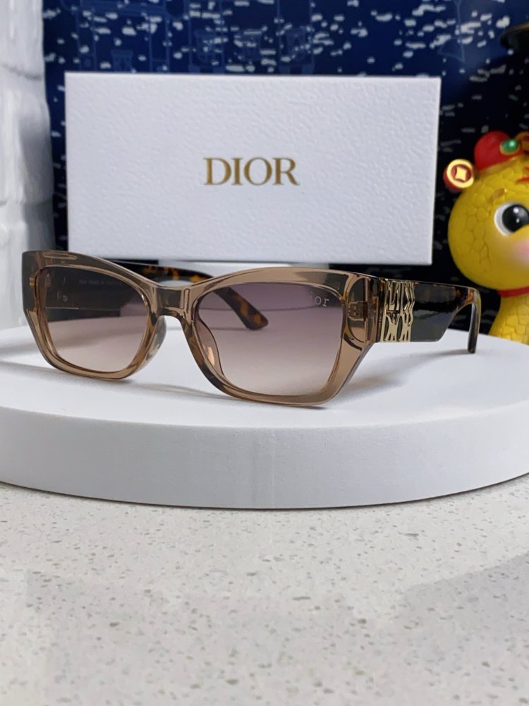 Очки солнцезащитные MISSDIOR S1F
