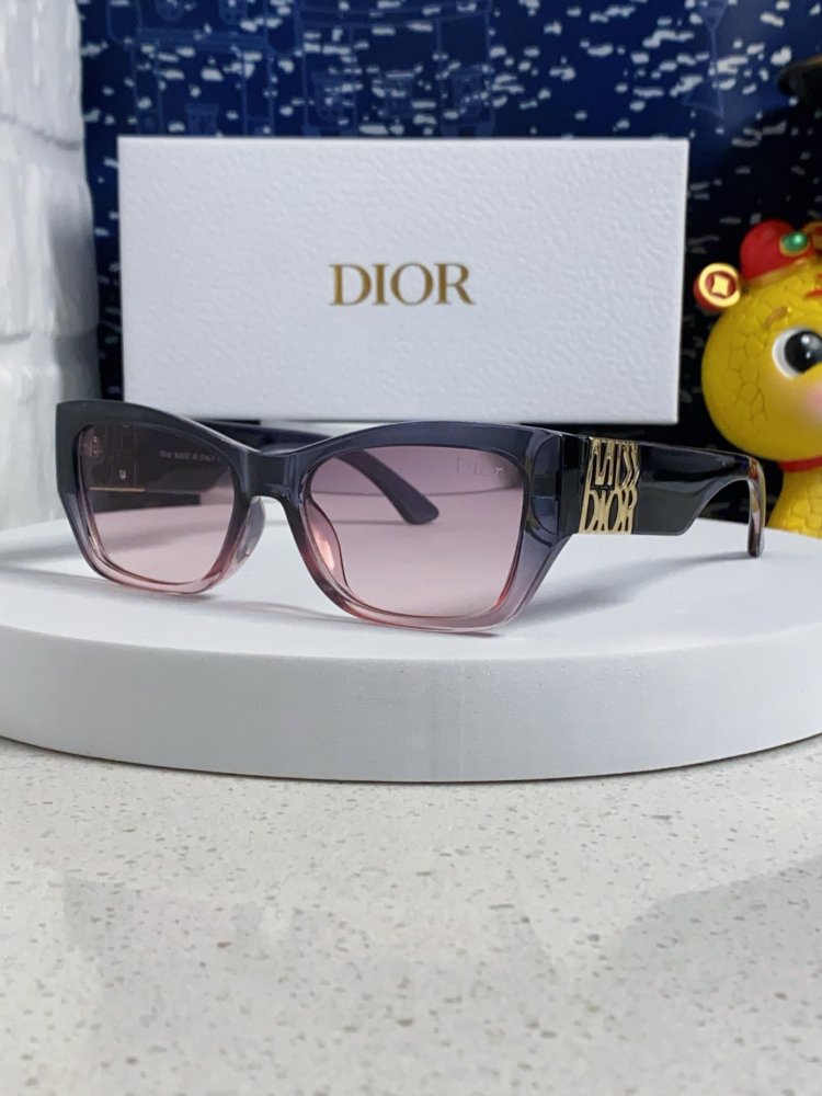 Очки солнцезащитные MISSDIOR S1F