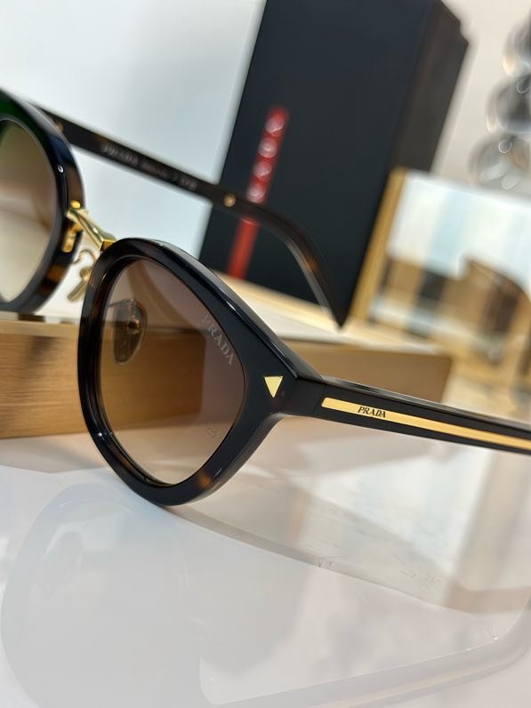 Очки солнцезащитные PR C01SD фото 6