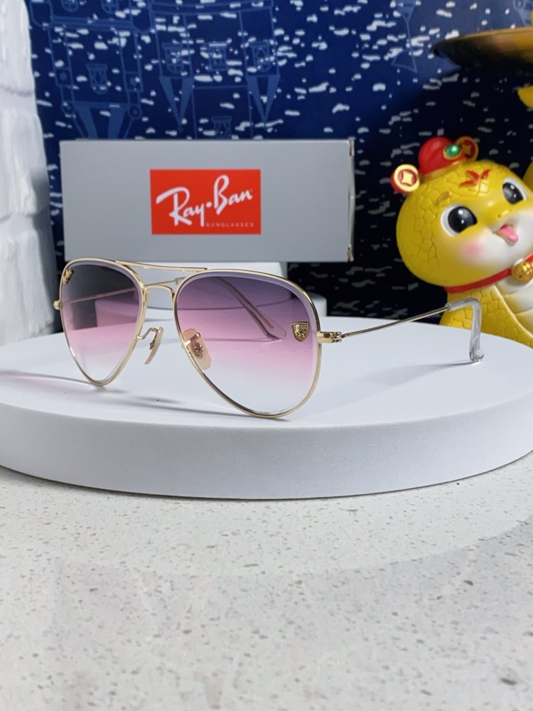 Очки солнцезащитные RB3025