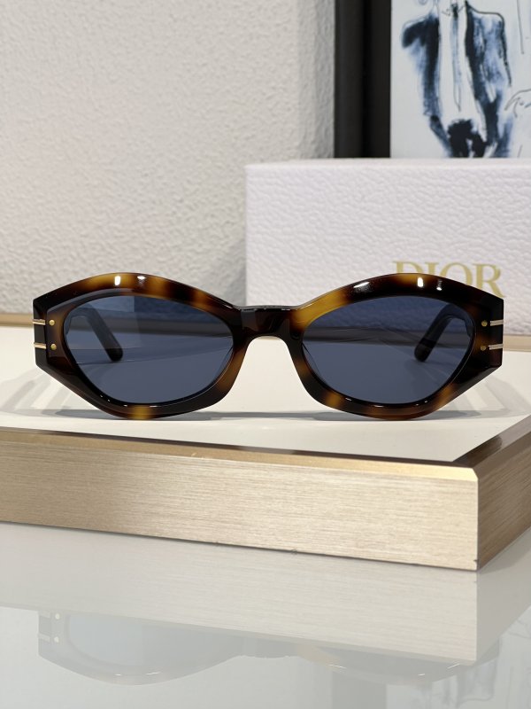 Очки солнцезащитные Signature B1U