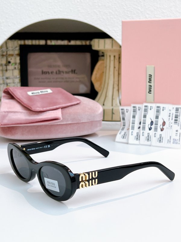 Очки солнцезащитные SMU06ZS