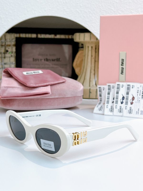 Очки солнцезащитные SMU06ZS