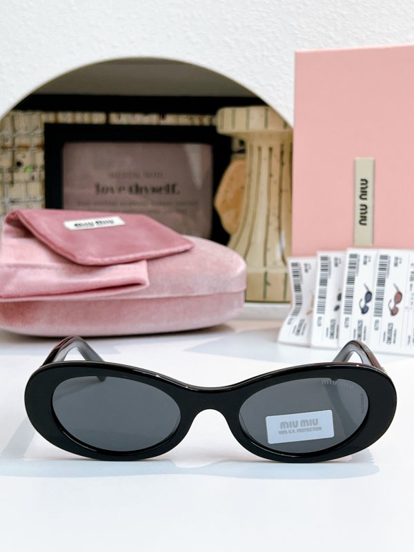 Очки солнцезащитные SMU06ZS фото 3