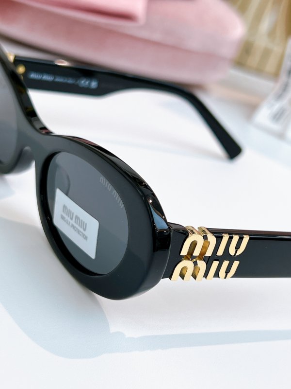 Очки солнцезащитные SMU06ZS фото 4