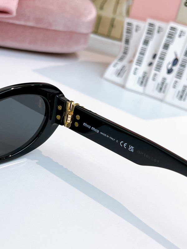 Очки солнцезащитные SMU06ZS фото 5