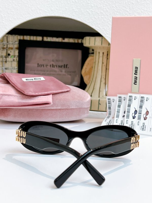 Очки солнцезащитные SMU06ZS фото 9