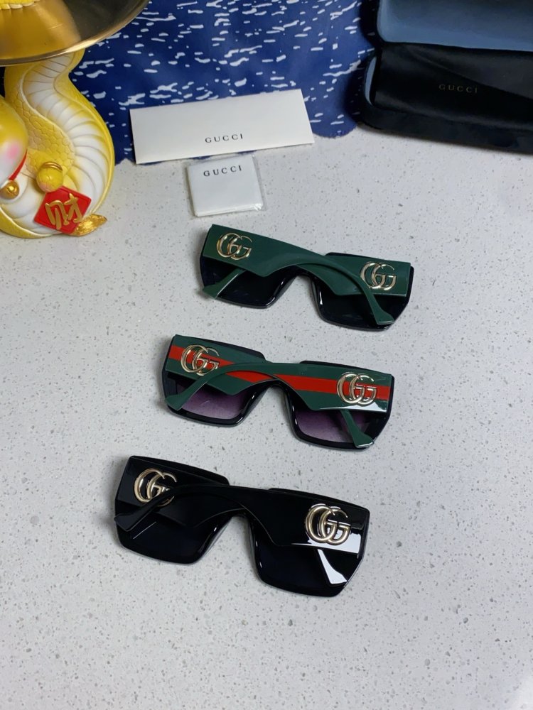 Очки солнцезащитные фото 11