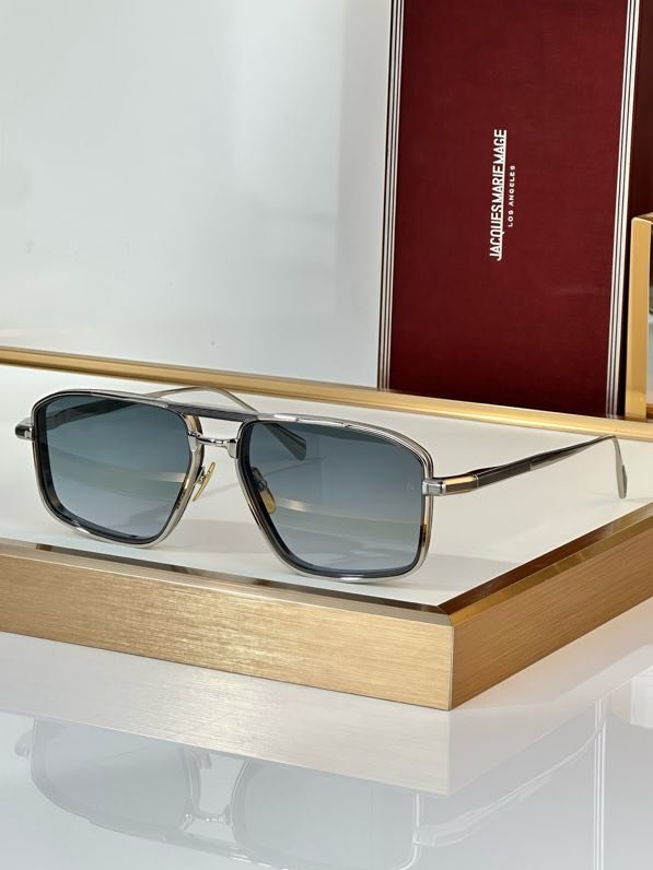 Очки солнцезащитные