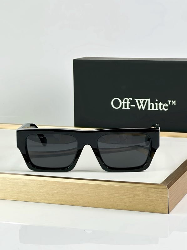 Очки солнцезащитные