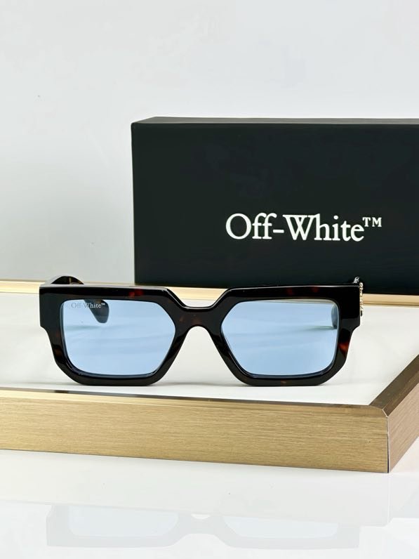 Очки солнцезащитные