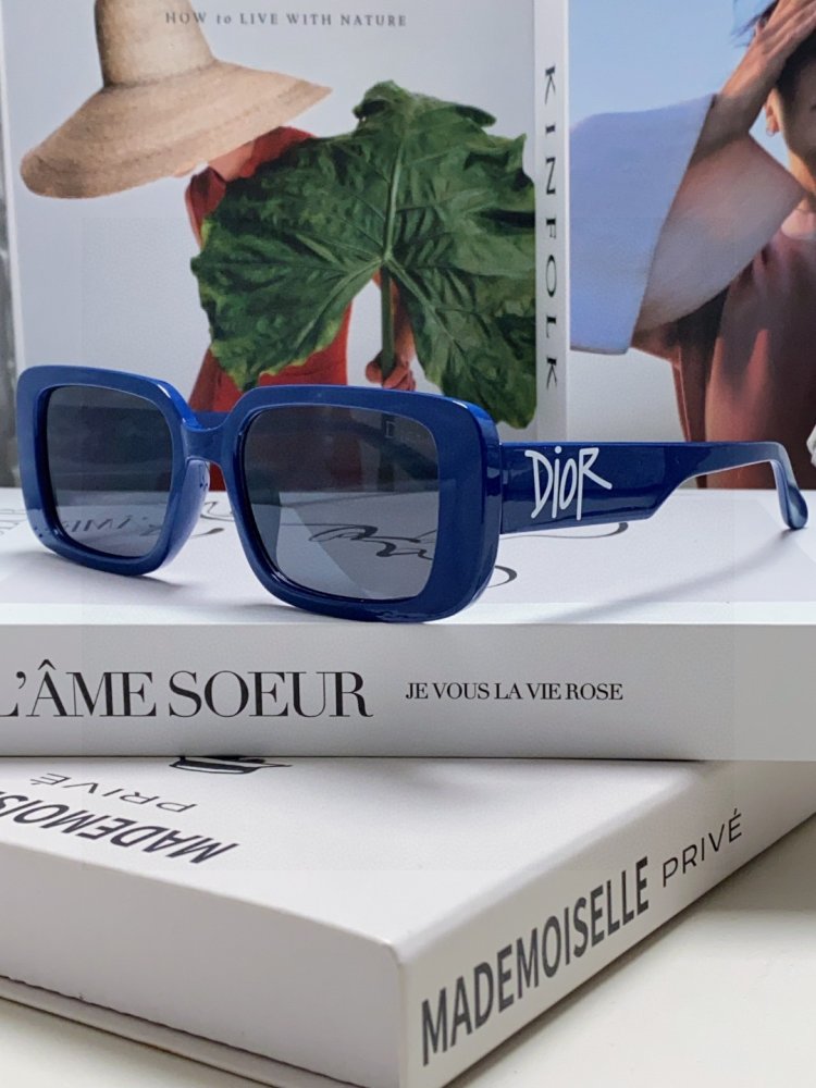 Очки солнцезащитные