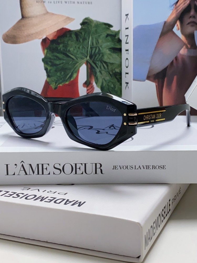 Очки солнцезащитные