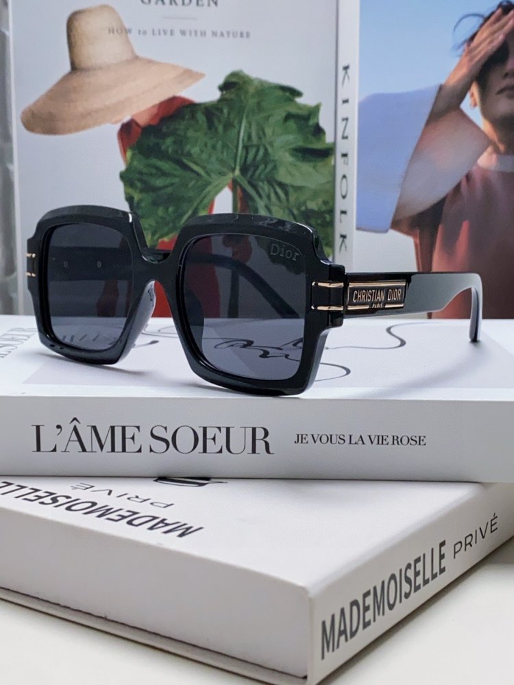 Очки солнцезащитные