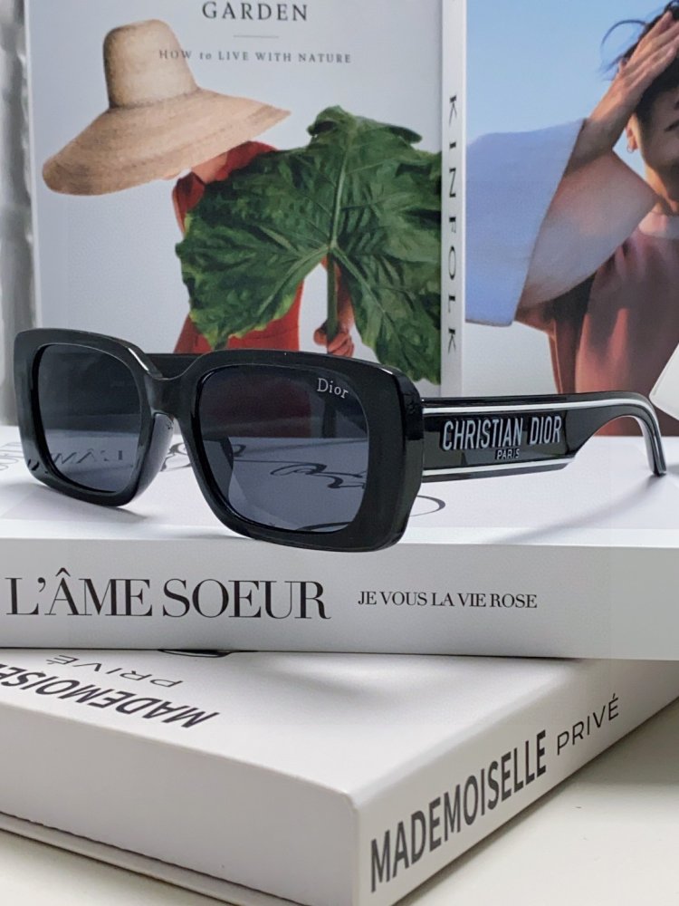 Очки солнцезащитные