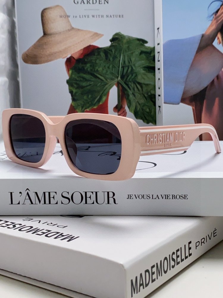 Очки солнцезащитные