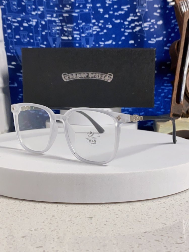 Очки солнцезащитные