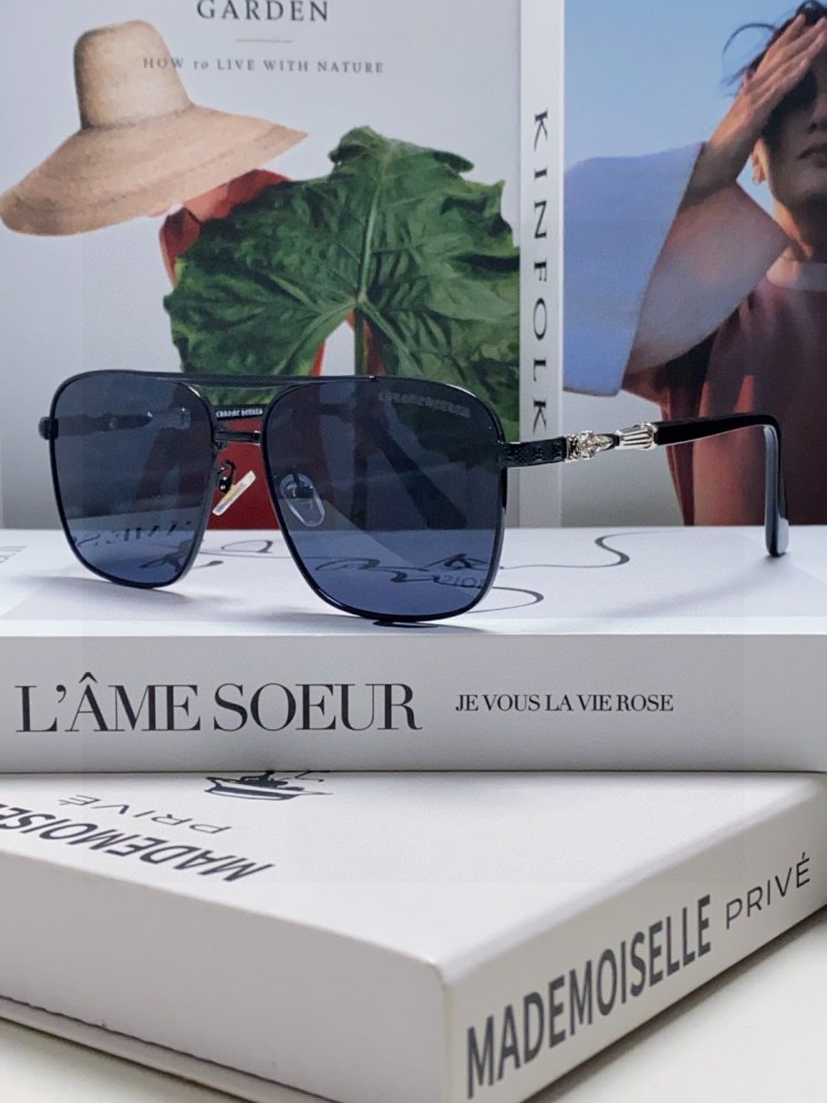 Очки солнцезащитные