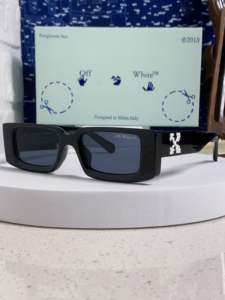 Очки солнцезащитные