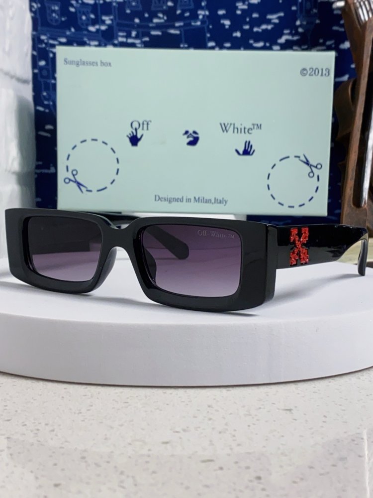 Очки солнцезащитные