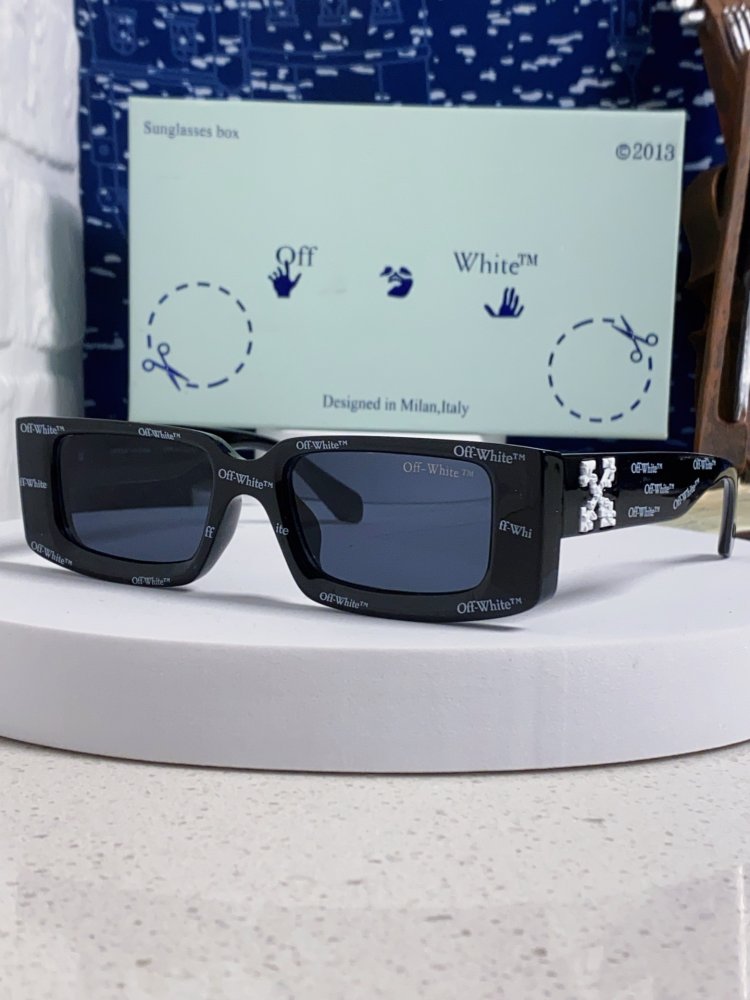 Очки солнцезащитные