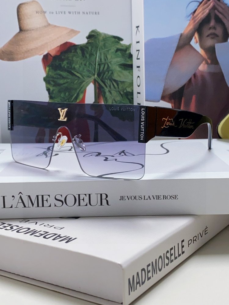 Очки солнцезащитные