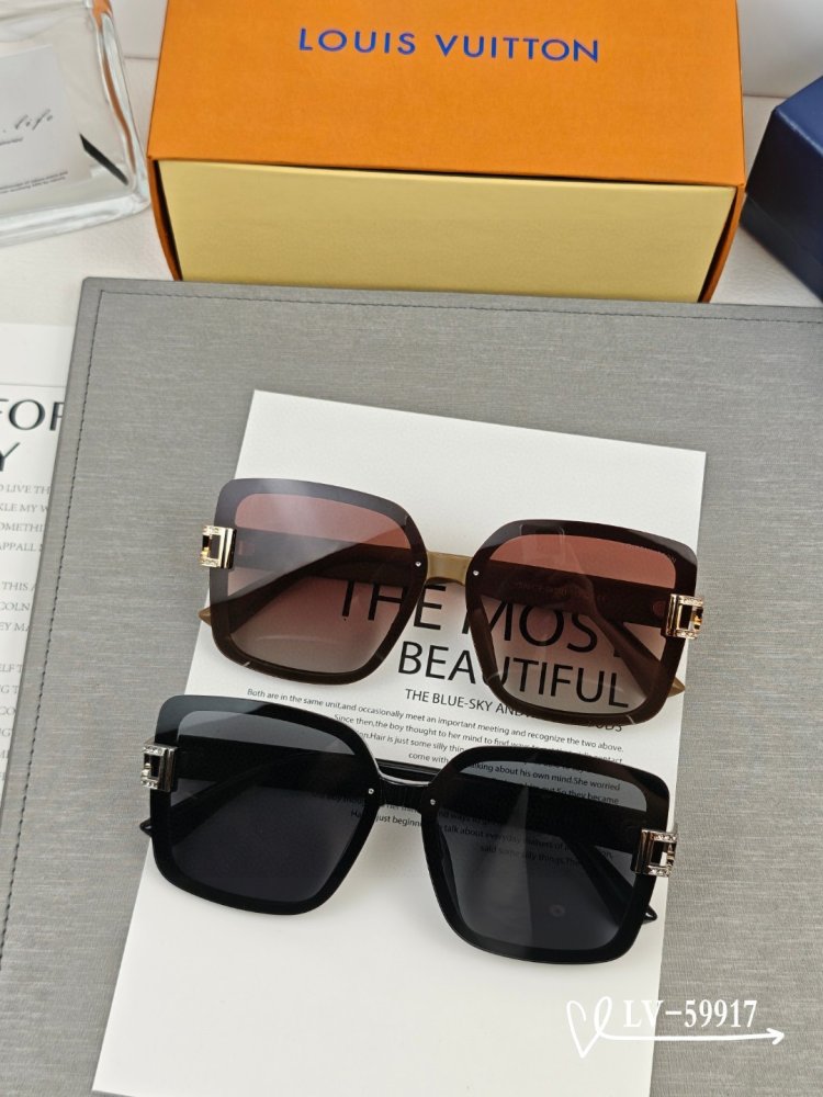 Очки солнцезащитные