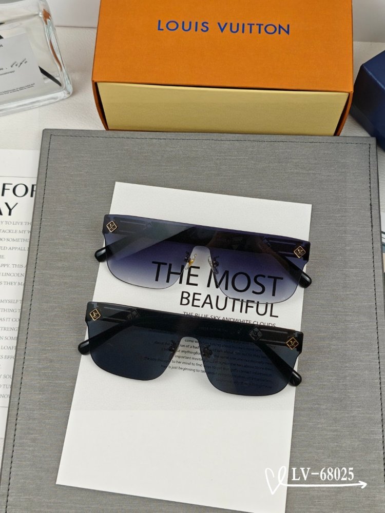 Очки солнцезащитные