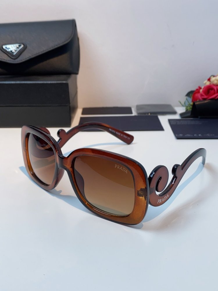 Очки солнцезащитные