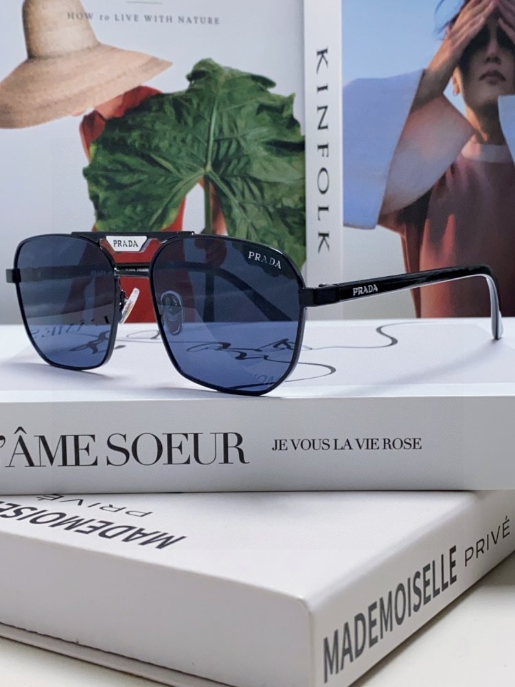 Очки солнцезащитные