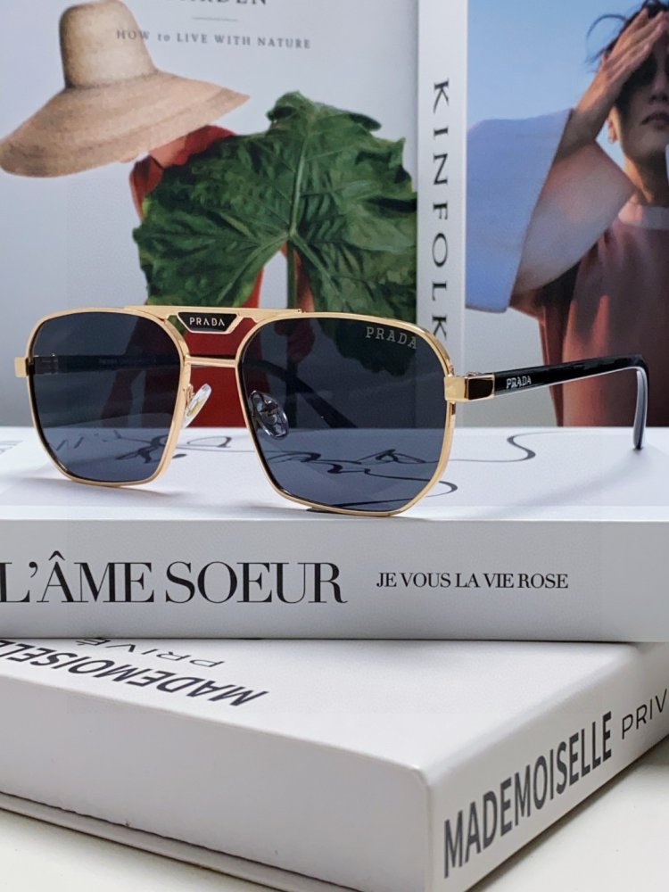 Очки солнцезащитные