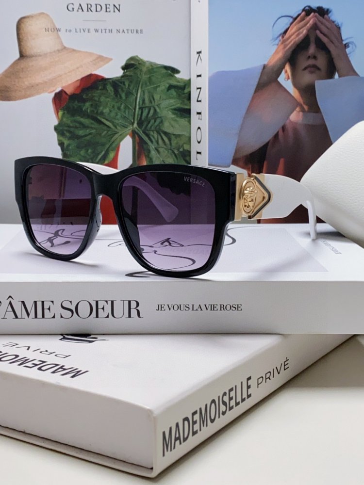 Очки солнцезащитные