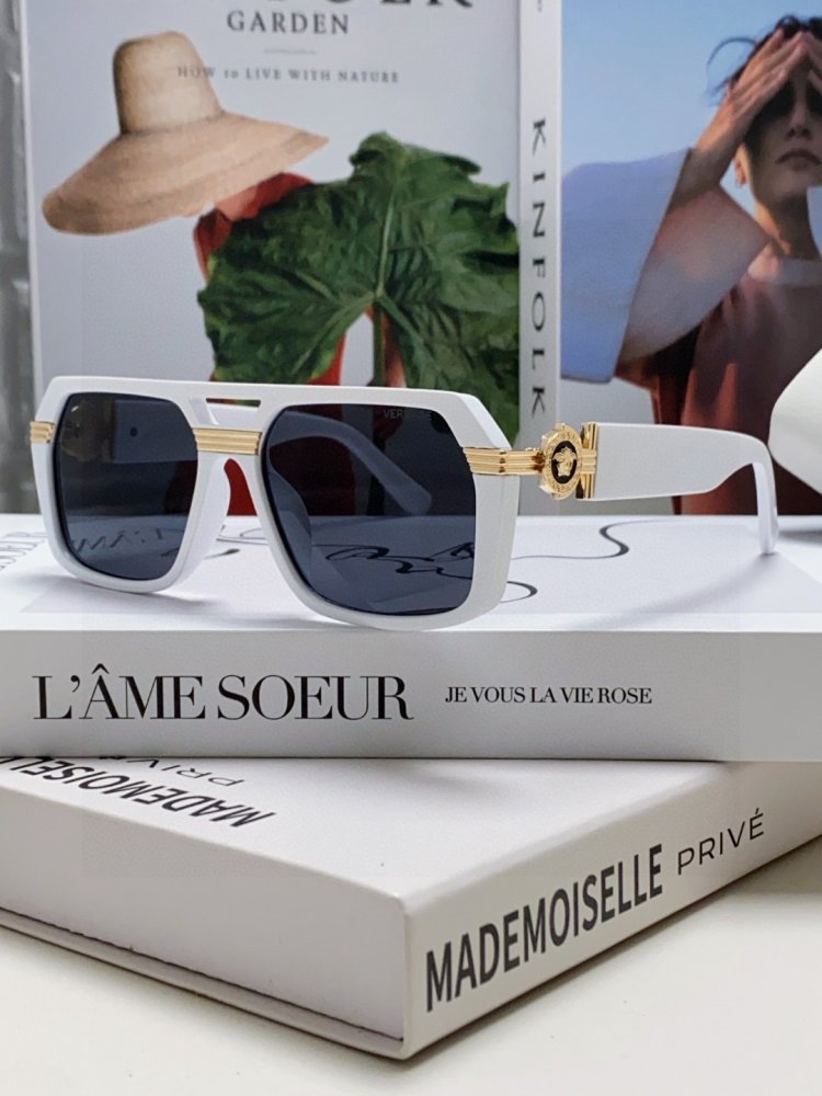 Очки солнцезащитные