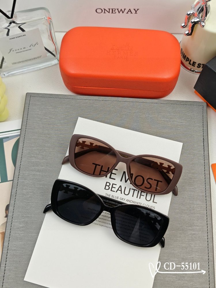 Очки солнцезащитные