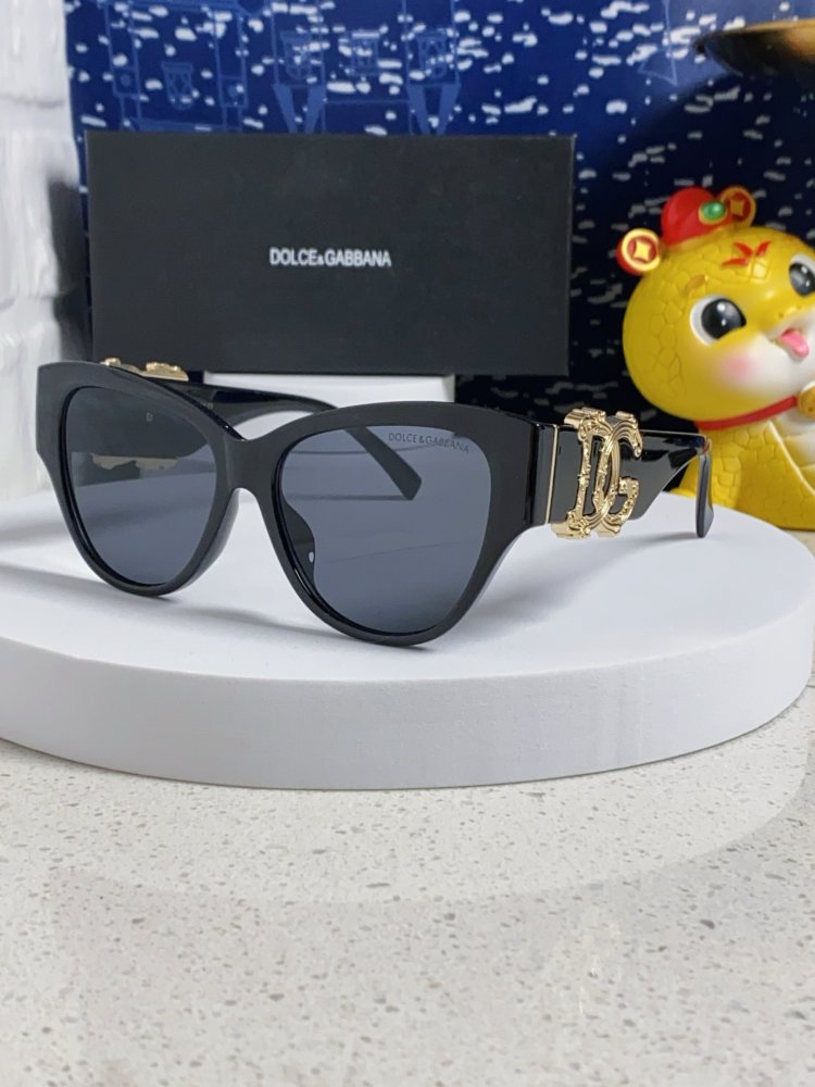 Очки солнцезащитные