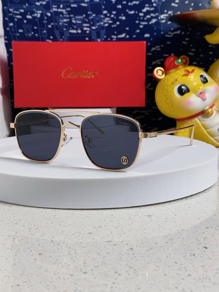 Очки солнцезащитные