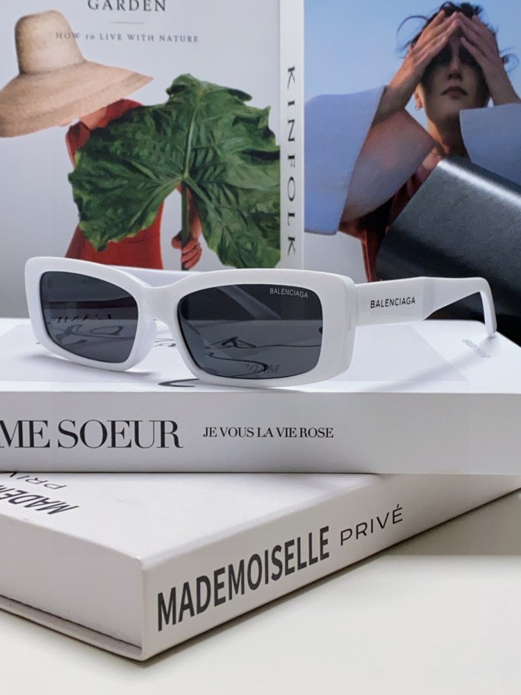 Очки солнцезащитные