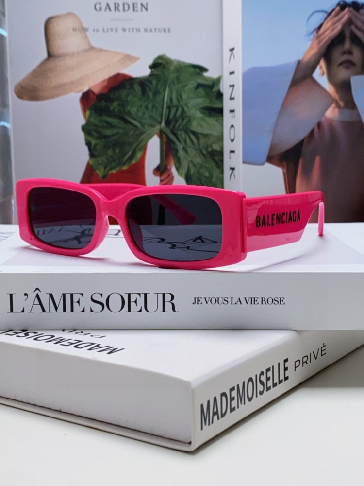 Очки солнцезащитные